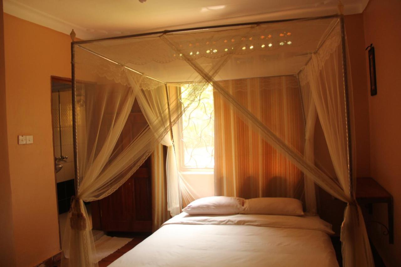 Saltek Forest Cottages Masindi Exteriör bild