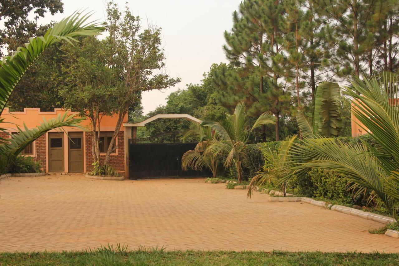 Saltek Forest Cottages Masindi Exteriör bild
